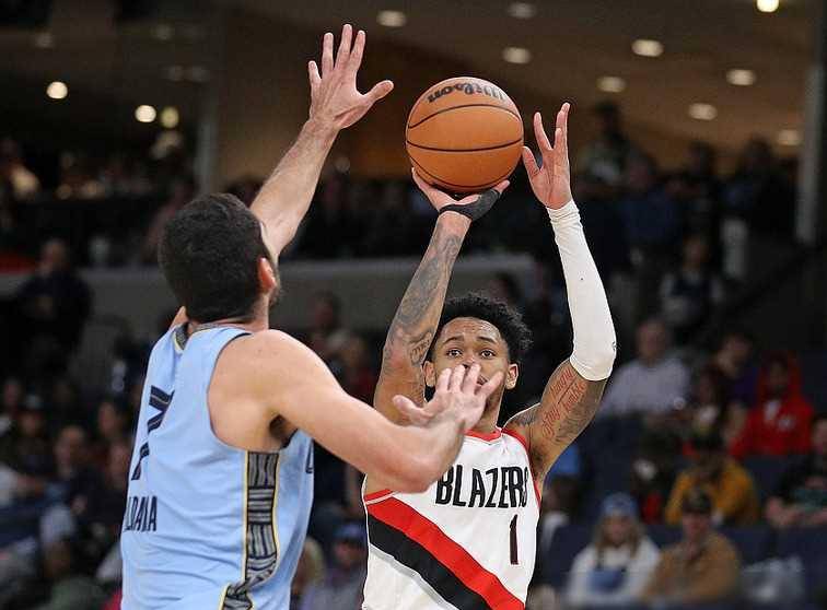 宝威体育赛事平台-沃特森赞扬球队合作密切，带来令人振奋的胜利(团队合作个人心得体会简短)